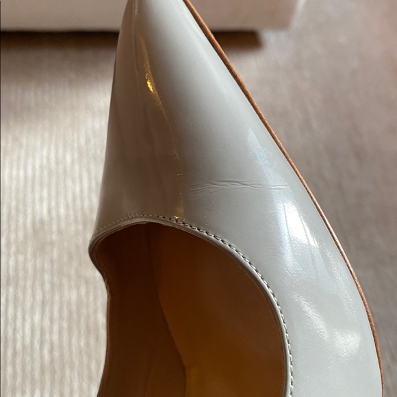 Manolo Blahnik Gray Patent Leather Pointed Pumps Closed Toe Heels Size 7.5 - Picture 14 of 16